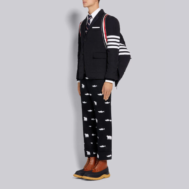 Purchase Chaleco Acolchado Azul Marino Thom Browne FW21 con Diseño de Cremallera a Rayas. MVD024X-07259-415
