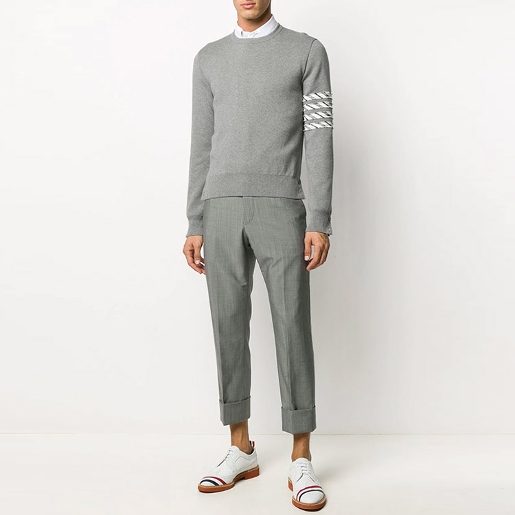 Shop Thom Browne FW22 Suéter de Punto Gris con Franjas de Algodón 4-Bar. MKA352A-Y3007-055