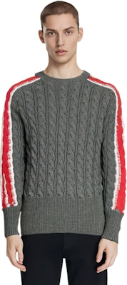 THOM BROWNE FW22 Sweater Wol Abu-Abu Kabel dengan Detail Garis Tricolor. MKA389A-Y1024-035 Shop THOM BROWNE FW22 Sweater Wol Abu-Abu Kabel dengan Detail Garis Tricolor. MKA389A-Y1024-035