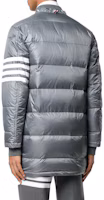 Purchase THOM BROWNE FW22 灰色寬鬆直版連帽大衣. MOD041X-05411-035