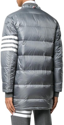 THOM BROWNE FW22 Grey Loose-Fit Straight Coat with Hood. MOD041X-05411-035 Purchase THOM BROWNE FW22 Grey Loose-Fit Straight Coat with Hood. MOD041X-05411-035