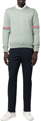 톰 브라운 FW22 라이트 그린 스트라이프 울 니트 크루넥 스웨터. MKA412AY1014-350 Lookbook 톰 브라운 FW22 라이트 그린 스트라이프 울 니트 크루넥 스웨터. MKA412AY1014-350