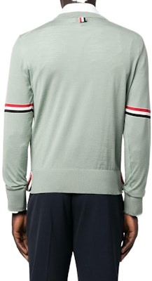 톰 브라운 FW22 라이트 그린 스트라이프 울 니트 크루넥 스웨터. MKA412AY1014-350 Shop 톰 브라운 FW22 라이트 그린 스트라이프 울 니트 크루넥 스웨터. MKA412AY1014-350