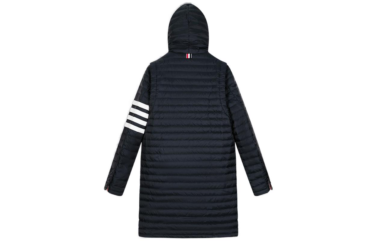 Lookbook THOM BROWNE FW22 Abrigo con Capucha Azul Marino Rayado de Manga Larga MOD013X-05411-415