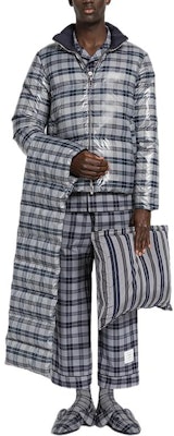 Thom Browne FW22 灰色四杠格紋雙面羽絨外套 MJD091X-F0006-035 Lookbook Thom Browne FW22 灰色四杠格紋雙面羽絨外套 MJD091X-F0006-035