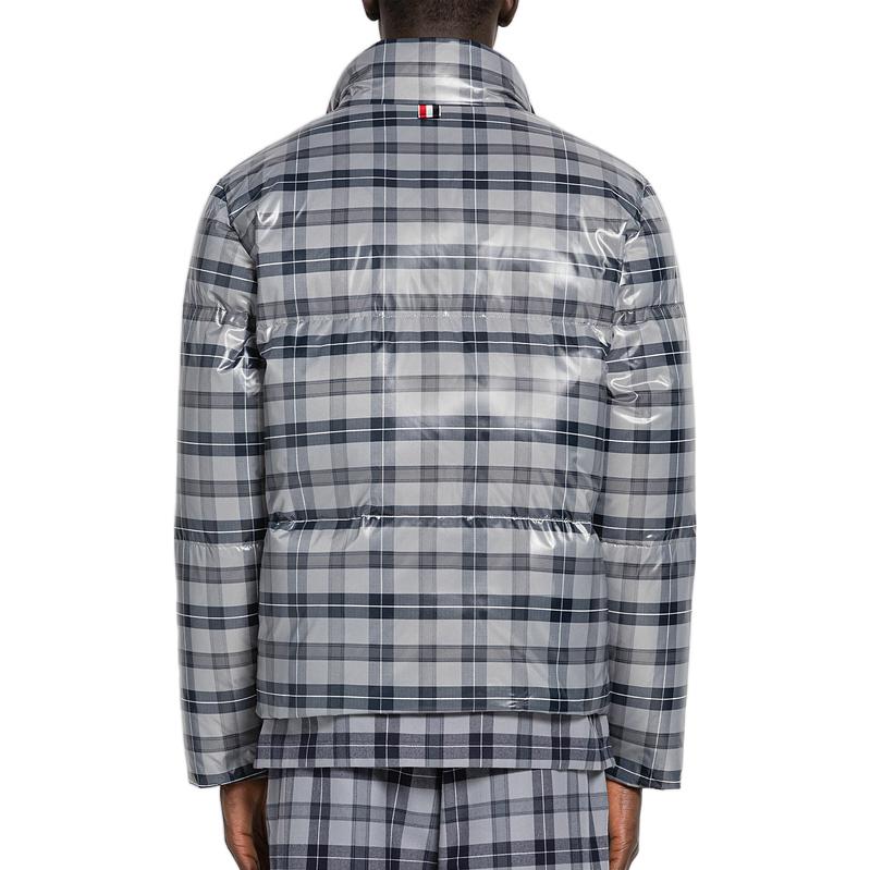 Shop Thom Browne FW22 灰色四杠格紋雙面羽絨外套 MJD091X-F0006-035