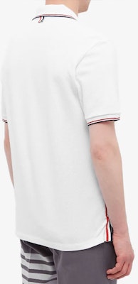 톰 브라운 FW22 화이트 클래식 스트라이프 엣지 폴로 셔츠 MJP156G-07975-100 Purchase 톰 브라운 FW22 화이트 클래식 스트라이프 엣지 폴로 셔츠 MJP156G-07975-100