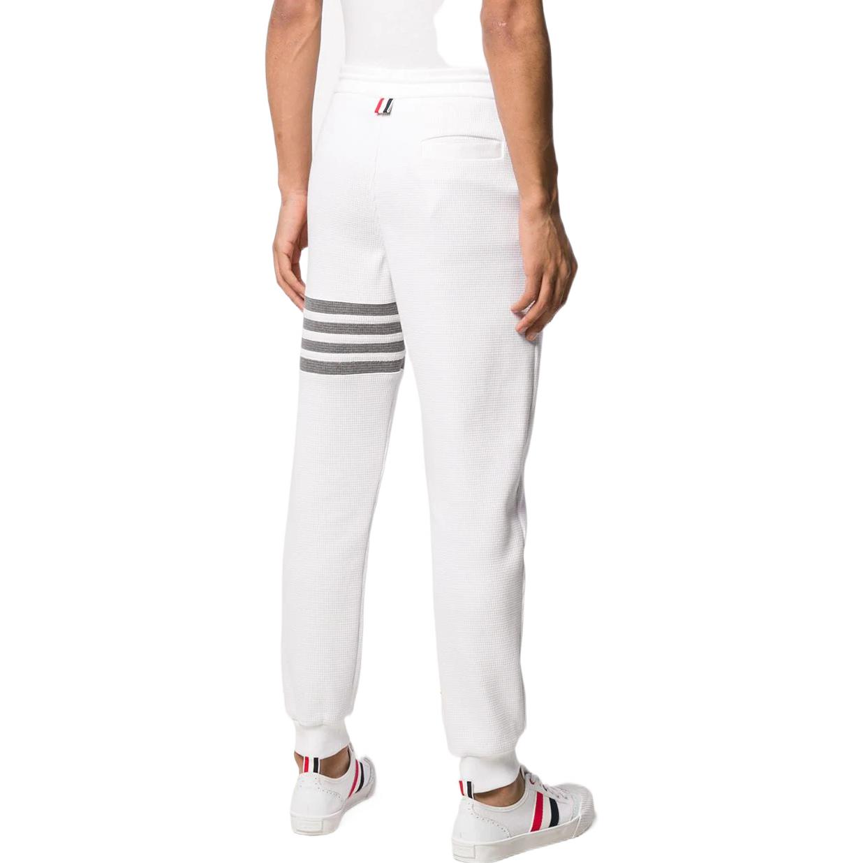Purchase Thom Browne FW22 Celana Jogger Knit 4-Bar Colorblock Putih Waffle. MJQ082A-06452-100