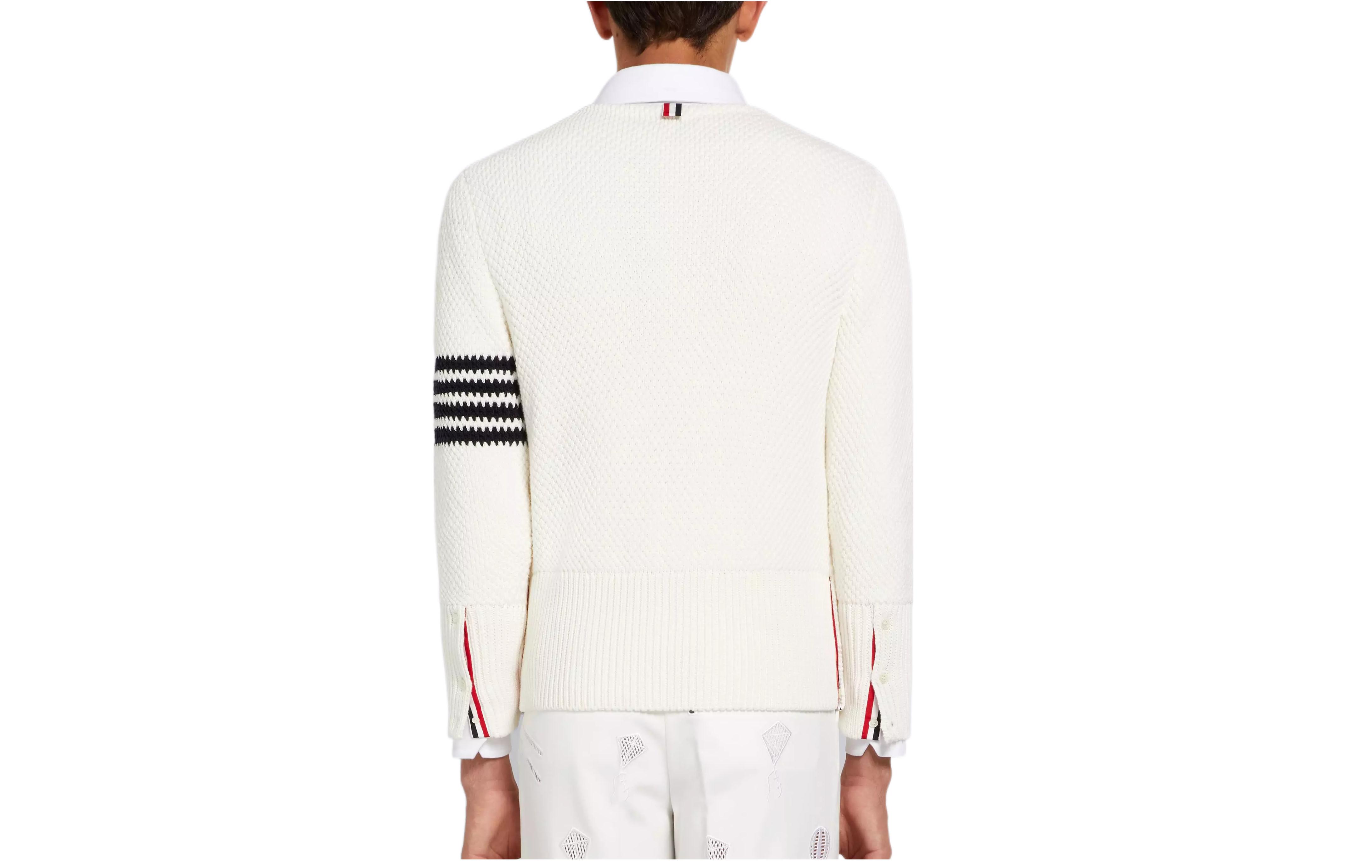 Lookbook THOM BROWNE FW22 Kontras Four-Bar Striped Pullover Sweater Lelaki Putih MKA395A-Y3017-100