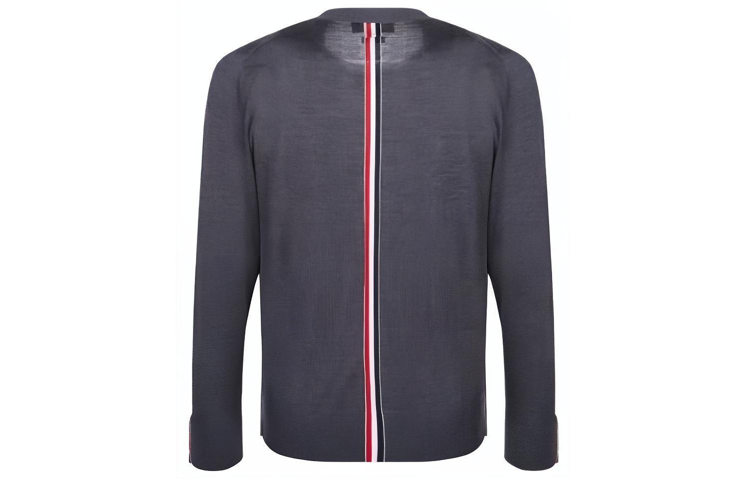 Lookbook Thom Browne 2022秋冬男版灰色羊毛V領針織開衫毛衣 MKC262A-00014-025