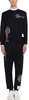 Lookbook THOM BROWNE FW22 海軍藍實心印花抽繩休閒運動長褲 男款。 MJQ152-E0337-7415