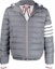 Order Thom Browne FW22 Chaqueta Acolchada con Capucha Gris Relleno de Plumón. MJD087-X07259-035
