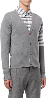 Thom Browne FW22 Sweater Cashmere Abu Solid 4-Bar V-Neck. MKC001A-00011-055 Shop Thom Browne FW22 Sweater Cashmere Abu Solid 4-Bar V-Neck. MKC001A-00011-055