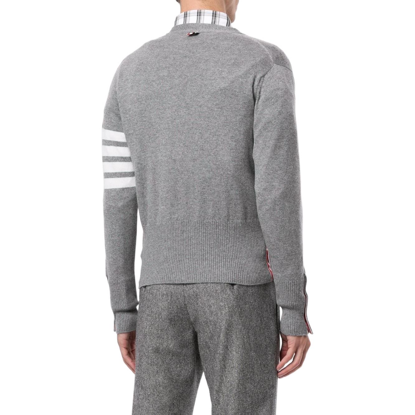 Purchase Thom Browne FW22 Sweater Cashmere Abu Solid 4-Bar V-Neck. MKC001A-00011-055