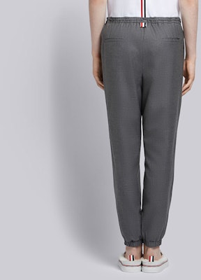 Thom Browne FW22 素色抽繩針織運動長褲 男 灰色 MTT011A-00626-035 Lookbook Thom Browne FW22 素色抽繩針織運動長褲 男 灰色 MTT011A-00626-035
