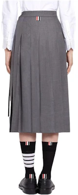THOM BROWNE FW22 Solid High-Waisted Pleated Midi Skirt Grey FGC400V-02872-035 Lookbook THOM BROWNE FW22 Solid High-Waisted Pleated Midi Skirt Grey FGC400V-02872-035