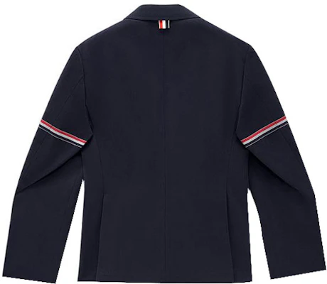 톰브라운 FW22 스트라이프 프린트 싱글브레스티드 수트 네이비 남성용. MJU426A-F0092-415 Lookbook 톰브라운 FW22 스트라이프 프린트 싱글브레스티드 수트 네이비 남성용. MJU426A-F0092-415