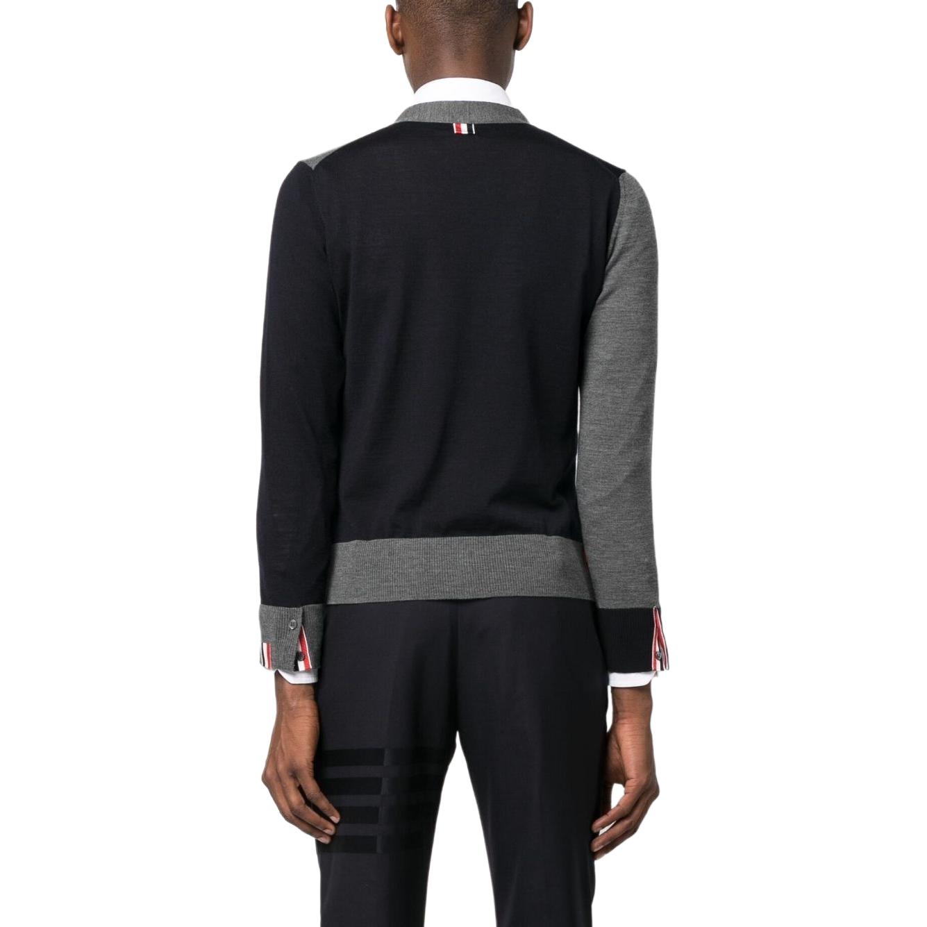 Shop Thom Browne FW23 Kardigan Rajut Abu-Biru Kerah V Wol. MKC489F-Y1014-415