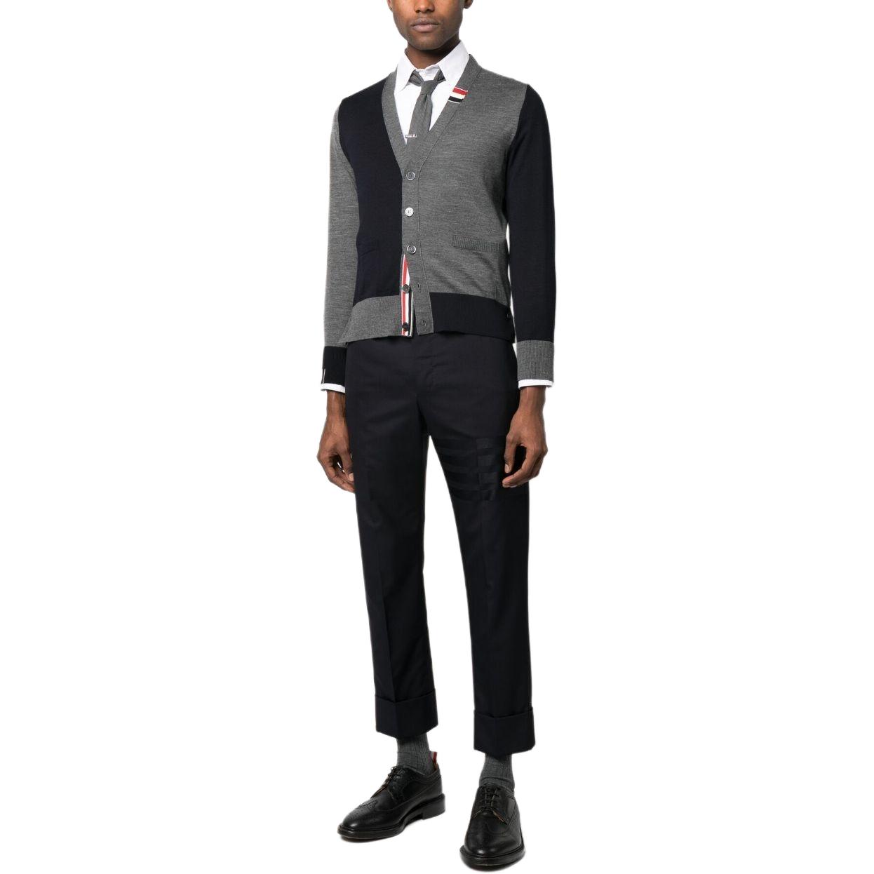 Purchase Thom Browne FW23 Kardigan Rajut Abu-Biru Kerah V Wol. MKC489F-Y1014-415