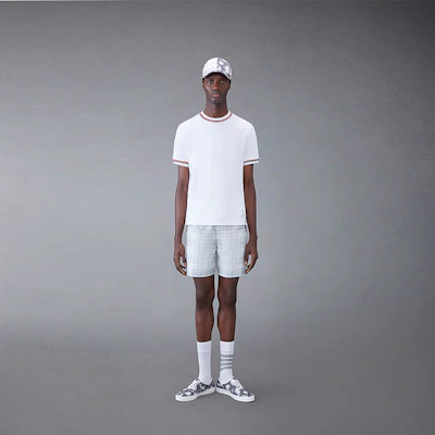 Thom Browne FW23 色塊米蘭條紋白色短袖T恤。 MJS231A-J0055-100 Lookbook Thom Browne FW23 色塊米蘭條紋白色短袖T恤。 MJS231A-J0055-100