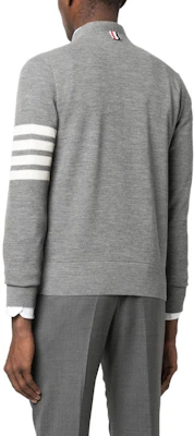 Thom Browne FW23 Kardigan Lelaki Kelabu Bercorak Jalur V-Neck Butang. MKC484A-Y1014-055 Purchase Thom Browne FW23 Kardigan Lelaki Kelabu Bercorak Jalur V-Neck Butang. MKC484A-Y1014-055