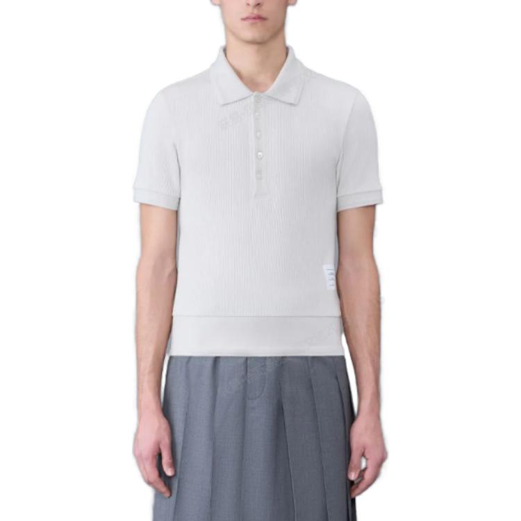 Shop THOM BROWNE FW23 初秋白色短袖羅紋襯衫 Polo 衫 MJP178A-J0083-113