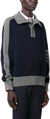 Thom Browne经典四条纹V领开衫毛衣蓝色 FW23秋冬SS21款 MKA468AY1026415 Shop Thom Browne经典四条纹V领开衫毛衣蓝色 FW23秋冬SS21款 MKA468AY1026415