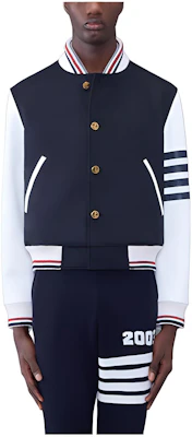 톰 브라운 FW23 스트라이프 프린트 싱글브레스트 자켓 네이비 블루 남성용 MJO207E-E0696-415 Buy 톰 브라운 FW23 스트라이프 프린트 싱글브레스트 자켓 네이비 블루 남성용 MJO207E-E0696-415