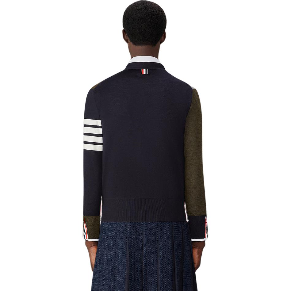 Shop THOM BROWNE FW24 寬鬆V領條紋毛衣 深灰色 MKC002F-Y1014-035
