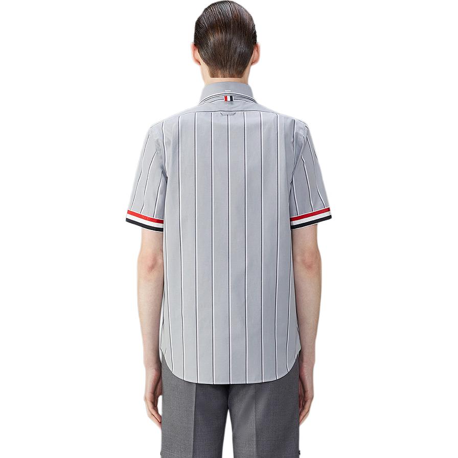 THOM BROWNE FW24  Short-Sleeve Gray Stripe Button-Up Shirt. MWS245A-F0658-035 圖 3