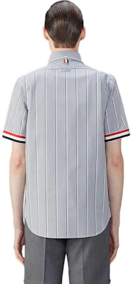 THOM BROWNE FW24 灰色條紋短袖襯衫 MWS245A-F0658-035 Lookbook THOM BROWNE FW24 灰色條紋短袖襯衫 MWS245A-F0658-035