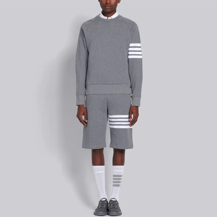 Sizing トムブラウン グレー クラシック フォーストライプ ワッフルニット クルーネック スウェット MJT205A-06452-035