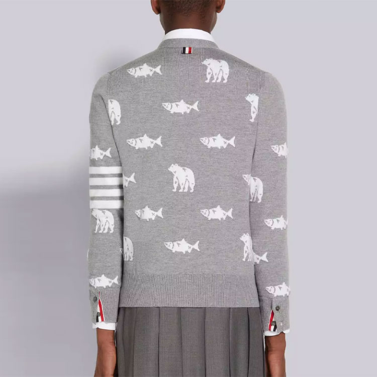 Shop 汤姆布朗 灰色条纹V领毛衣 MKC350A-Y1002-055