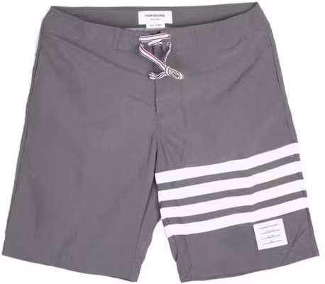 Thom Browne Abu-abu Celana Pendek Kasual Waterproof 4-Stripe MTU223A-05415-035 Buy Thom Browne Abu-abu Celana Pendek Kasual Waterproof 4-Stripe MTU223A-05415-035