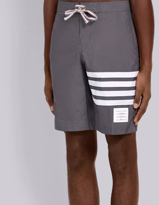 Thom Browne Abu-abu Celana Pendek Kasual Waterproof 4-Stripe MTU223A-05415-035 Purchase Thom Browne Abu-abu Celana Pendek Kasual Waterproof 4-Stripe MTU223A-05415-035