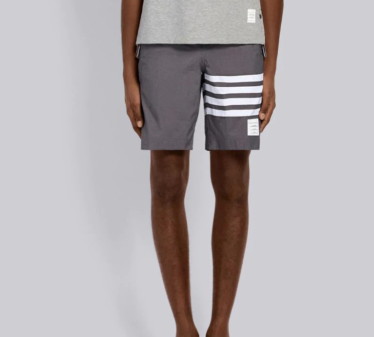 Sizing Thom Browne Abu-abu Celana Pendek Kasual Waterproof 4-Stripe MTU223A-05415-035