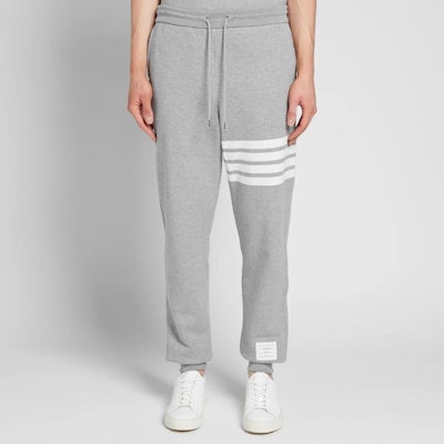 トムブラウン グレー 4ストライプ ニットスウェットパンツ クラシック春スタイル MJQ008H-00535-068 Purchase トムブラウン グレー 4ストライプ ニットスウェットパンツ クラシック春スタイル MJQ008H-00535-068