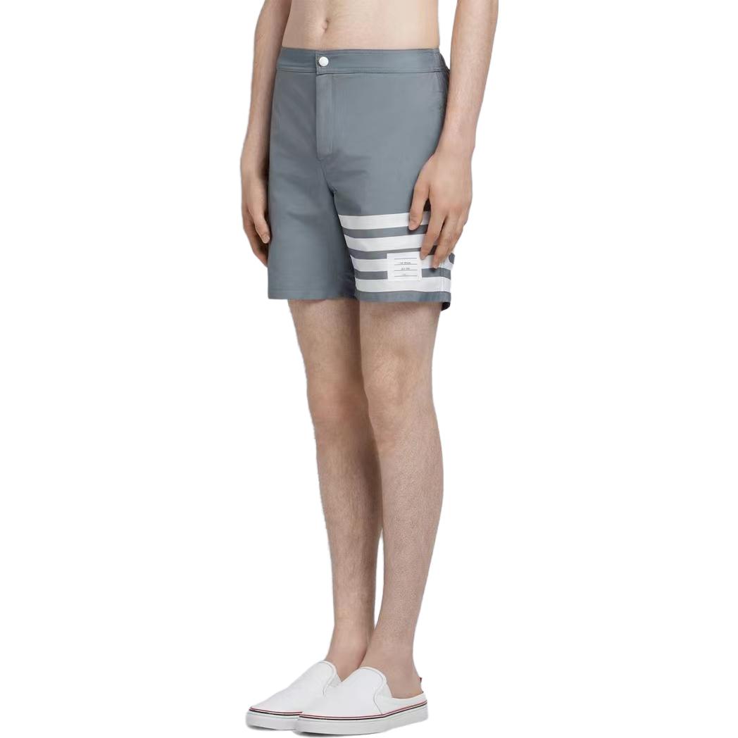Shop Thom Browne 夏日灰色四條紋標誌休閒短褲 MTT006A-04429-035