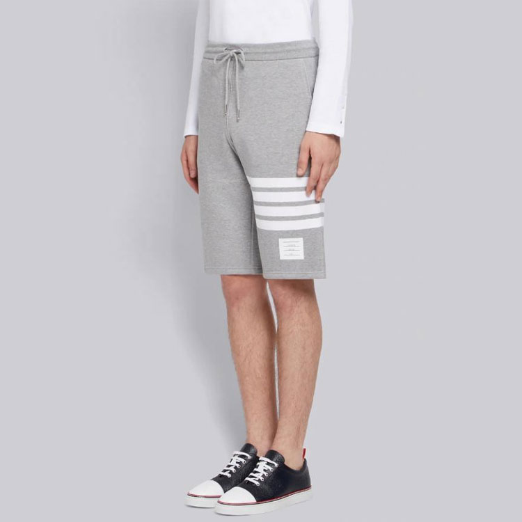 Sizing Thom Browne Pantalones Cortos Grises Clásicos a Rayas Estilo Primavera Relaxado MJQ012H-00535-068