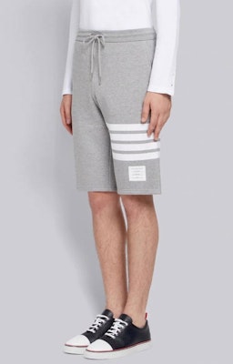 Thom Browne Pantalones Cortos Grises Clásicos a Rayas Estilo Primavera Relaxado MJQ012H-00535-068 Sizing Thom Browne Pantalones Cortos Grises Clásicos a Rayas Estilo Primavera Relaxado MJQ012H-00535-068