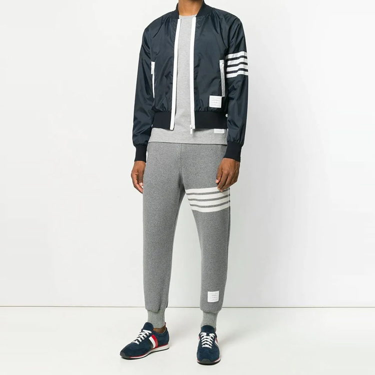 Purchase Camiseta Gris de Cuello Redondo Thom Browne Hombre Edición Verano MJS067A-00042-055