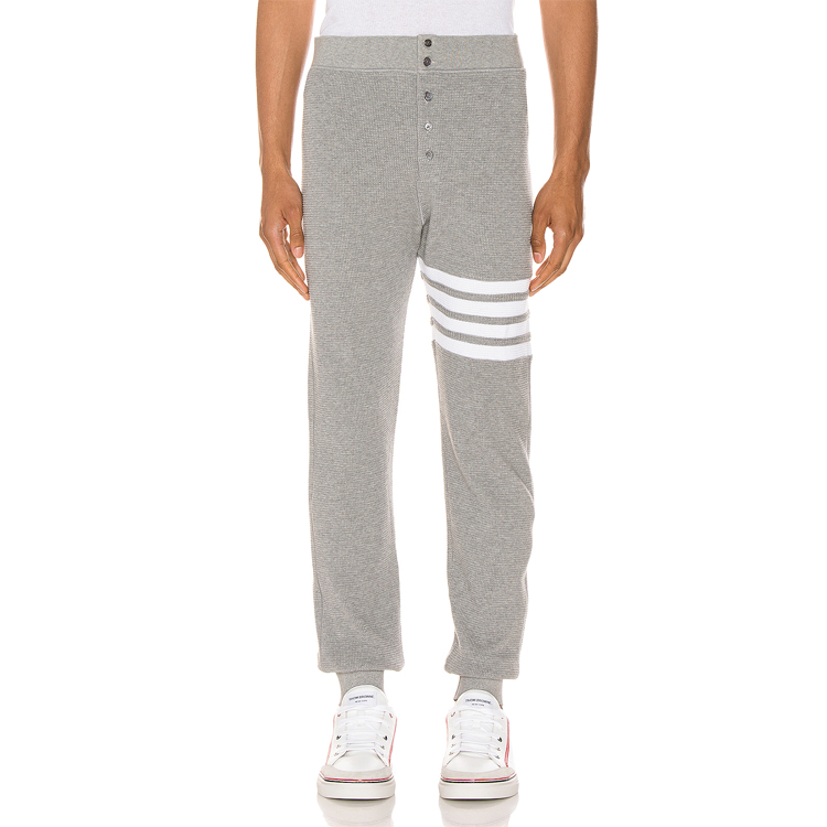 Shop Thom Browne 灰色四條紋針織運動褲 MJB012A-05802-035