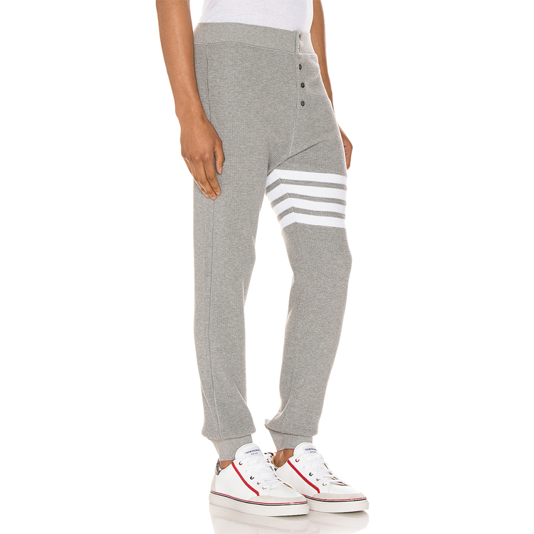 Sizing Thom Browne 灰色四條紋針織運動褲 MJB012A-05802-035