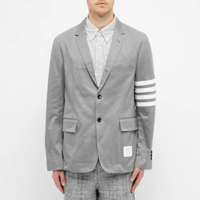 톰 브라운 그레이 아이비 보이 클래식 스트라이프 블레이저 백투스쿨 에디션. MJU490A-03788-035 Shop 톰 브라운 그레이 아이비 보이 클래식 스트라이프 블레이저 백투스쿨 에디션. MJU490A-03788-035
