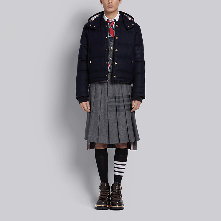 Sizing Thom Browne Cardigan Sweater V-Neck Abu Mohair Tweed Striped. MKC289A-00278-035