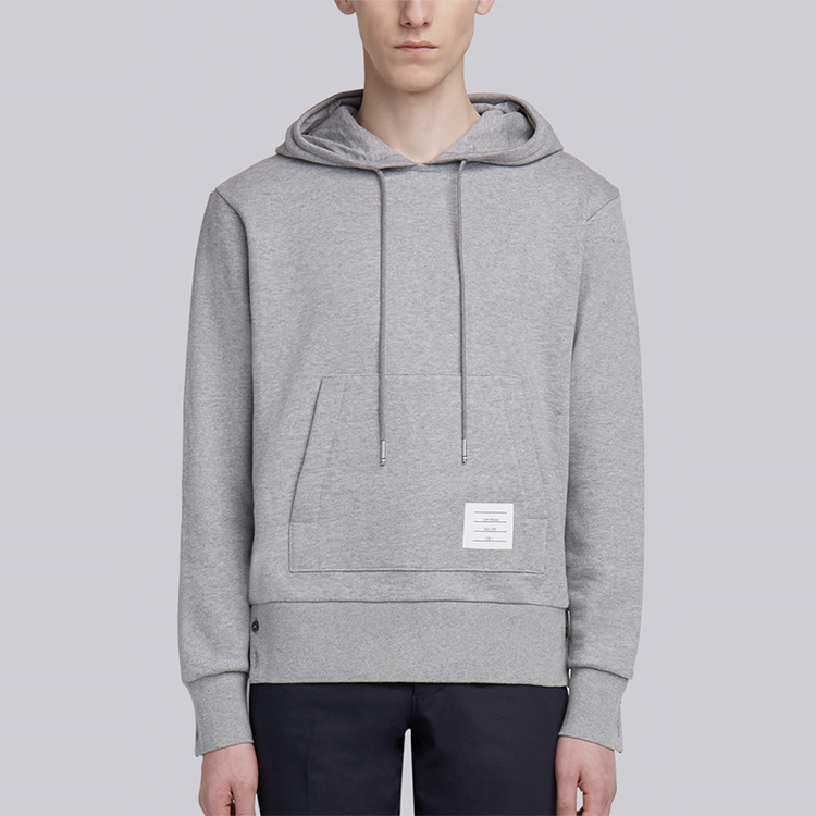 Shop Thom Browne Hoodie Abu-Abu dengan Triple Stripe di Belakang. MJT086A-03377-055