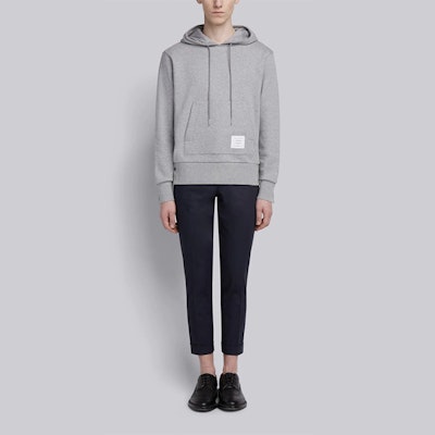 トムブラウン グレーソリッドフーディー バックトリプルストライプ付き MJT086A-03377-055 Sizing トムブラウン グレーソリッドフーディー バックトリプルストライプ付き MJT086A-03377-055