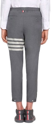 톰 브라운 남성용 그레이 스트라이프 치노 팬츠 - 가을 컬렉션 MTT012A-06146-035 Shop 톰 브라운 남성용 그레이 스트라이프 치노 팬츠 - 가을 컬렉션 MTT012A-06146-035