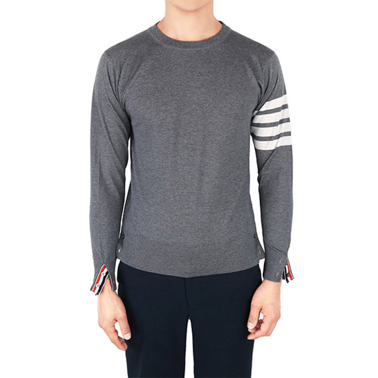 Shop Sweater Lengan Panjang Bergaris Kelabu Thom Browne MKA002A-00014-038