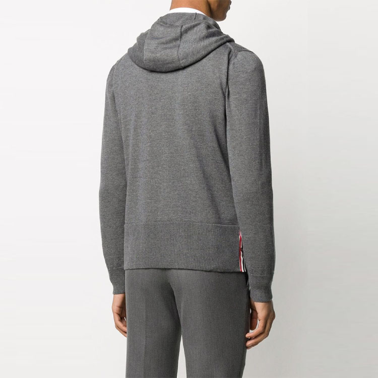 Shop Sudadera con Capucha Gris de Triple Raya THOM BROWNE. MKC287A-00014-035